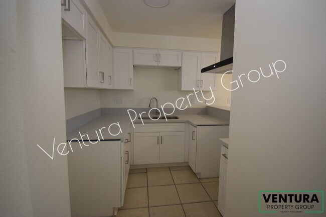 Building Photo - AVAILABLE SOON!  NEWLY RENOVATED Spacious 2-Bed, 2-Bath Unit