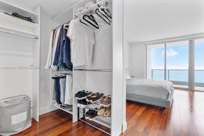 Building Photo - 1331 Brickell Bay Dr