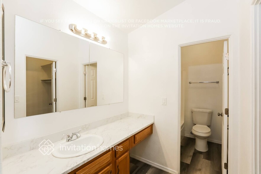 Building Photo - 6634 N 60th Ave