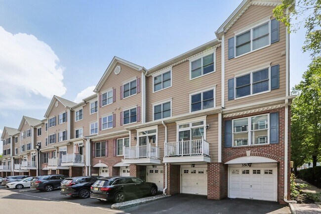 Building Photo - 351 Oswego Ct