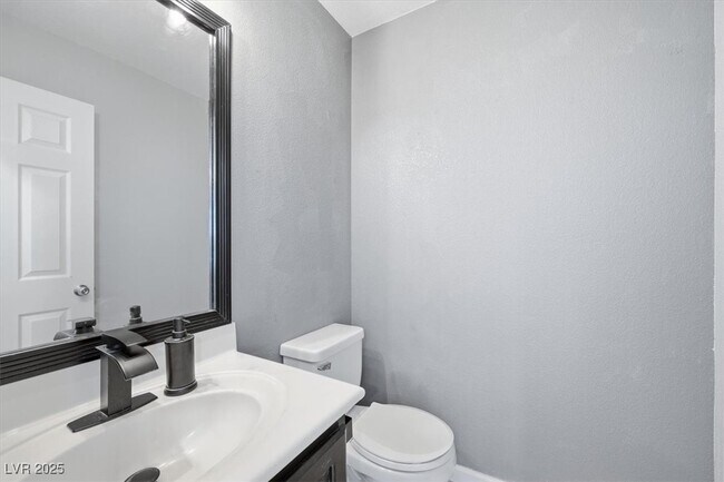 Building Photo - 10457 Chrisman Ave