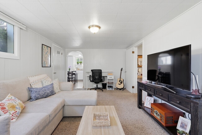 Building Photo - Provo Basement Apartment