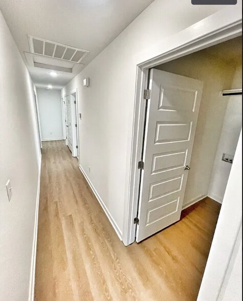 Building Photo - 5992 W Holdcroft Dr