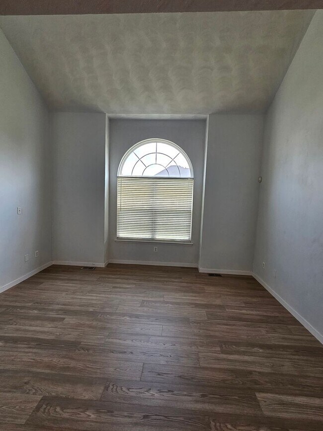 Building Photo - Newly Renovated Two-Story 4BR/2.5BA Home - Chester Area, North Chesterfield