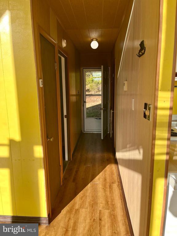 Building Photo - 265 Hill Climb Rd