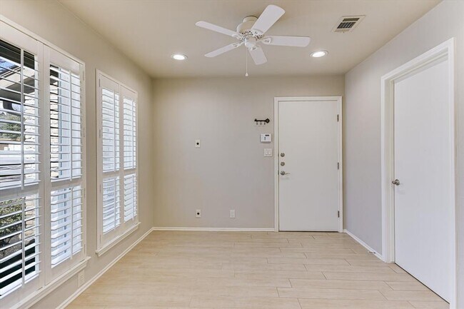 Building Photo - 8405 Cima Serena Ct