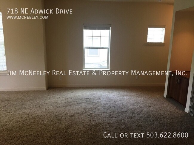 Building Photo - 718 NE Adwick Dr