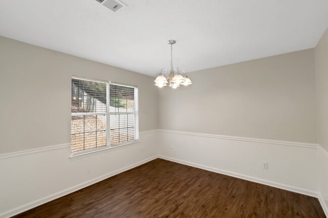 Building Photo - 2921 Russ Ln