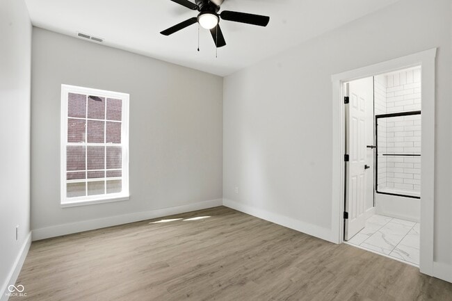 Building Photo - 4623 Rookwood Ave