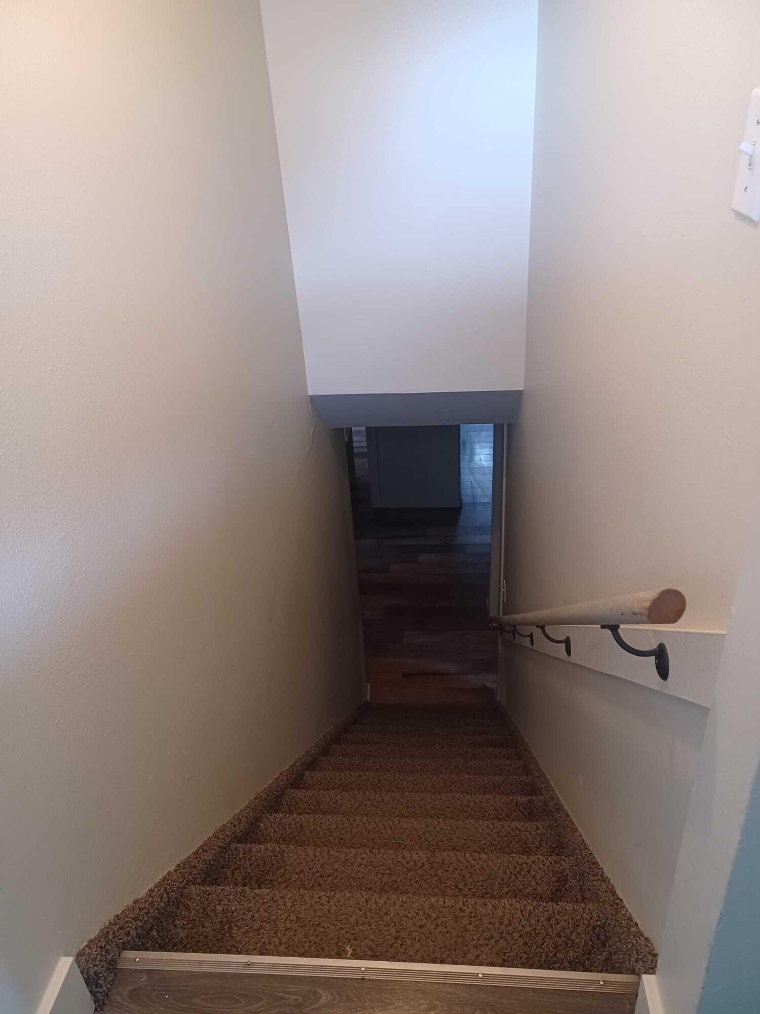 Building Photo - 705 Canyon View Drive