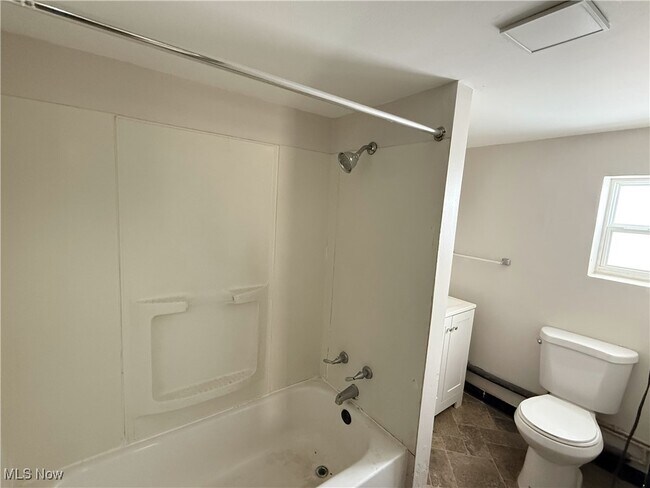 Building Photo - 3672 E 48th St