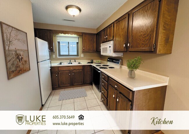 Building Photo - 4809 S Tennis Ln