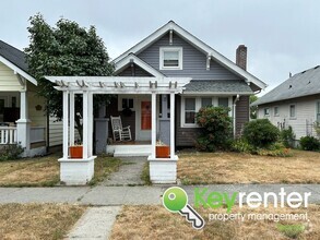 Building Photo - North End Delightful 3bed/1bath Bungalow