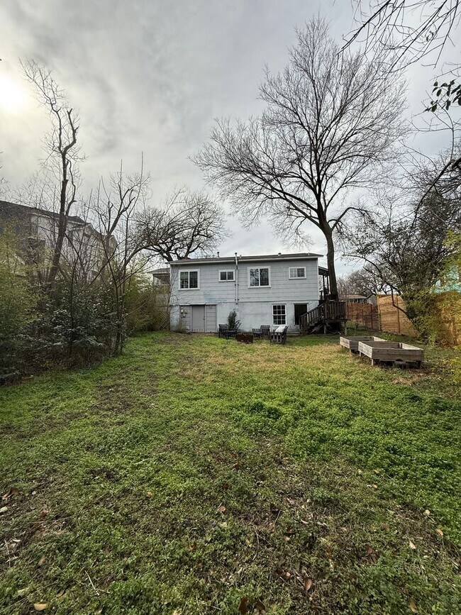 Building Photo - Rare 2/1 w/ Basement in Cherrywood!