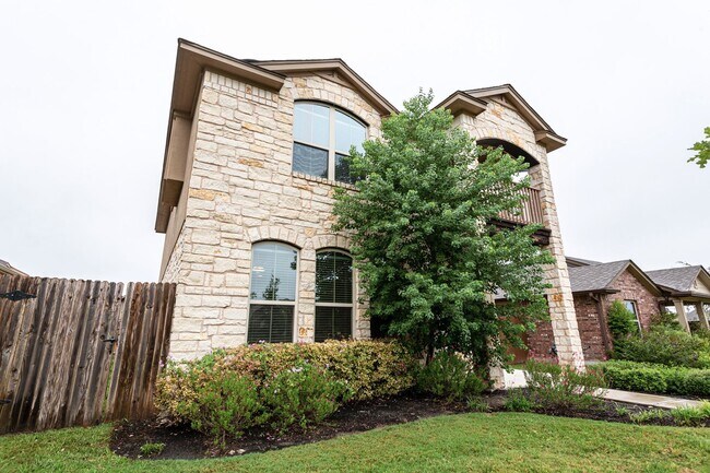 Building Photo - 605 Allenscreek Way-