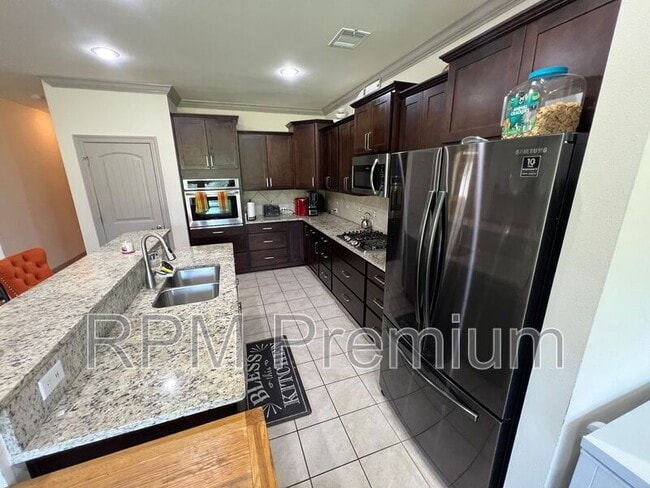 Building Photo - 18063 River Landing Dr