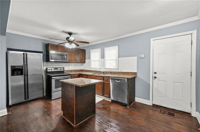 Building Photo - 360 Betsy Ave SW