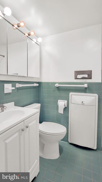 Building Photo - 10201 Grosvenor Pl