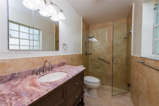 Building Photo - 1301 Lisbon St