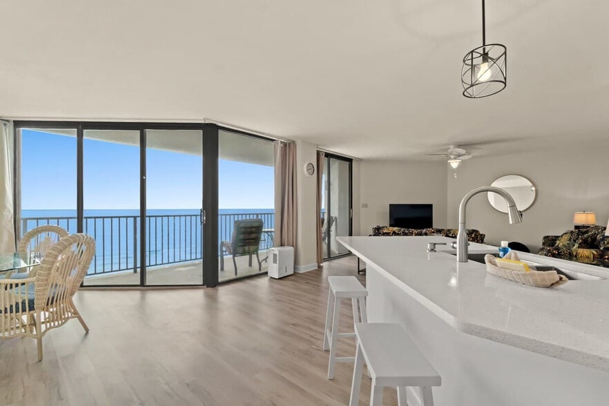 Building Photo - 17155 FL-30