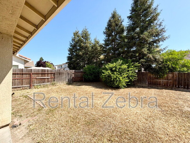 Building Photo - 3566 Santa Maria Ave