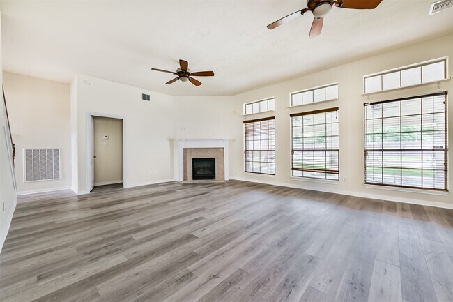 Building Photo - 2614 Brahman Dr