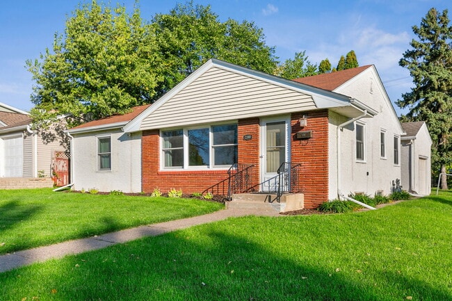 Building Photo - 2203 Conway St