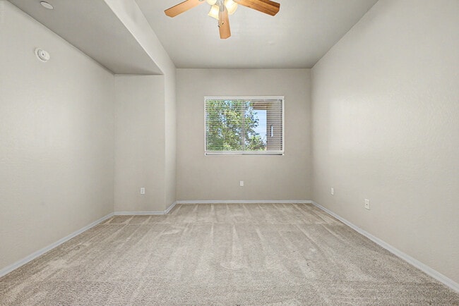 Building Photo - 3332 S Gilbert Rd