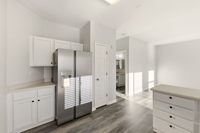 Building Photo - Beautiful Stroh Ranch 4 Bedroom, 2.5 Bath Home, Brand New Kitchen Appliances READY TODAY!