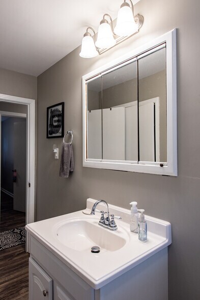 Building Photo - 7306 Tangelo Dr