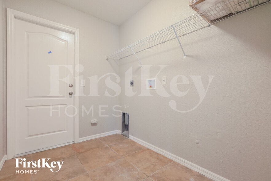 Building Photo - 1618 Purple Ln