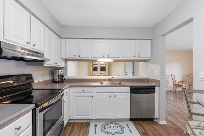 Building Photo - 2620 Greenstone Blvd