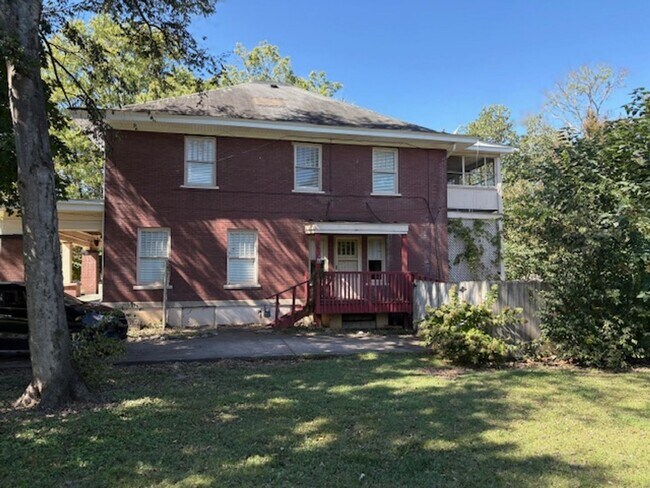 Building Photo - Historic Downtown Murfreesboro TN 3050 SF, 5BR/2BA for rent