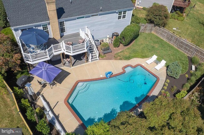 Building Photo - 1615 Spottsworth Way