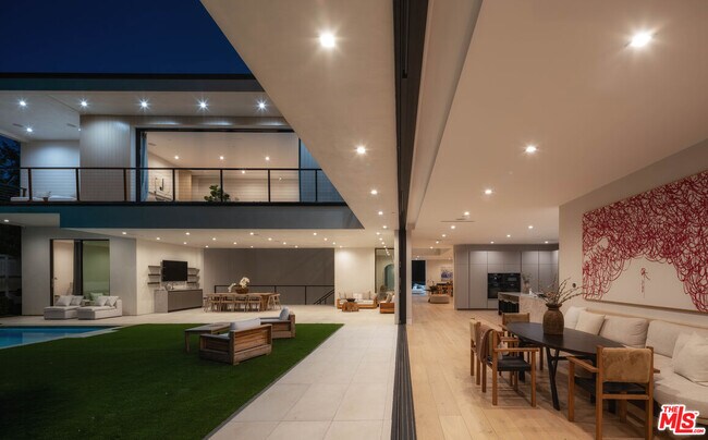 Building Photo - 260 S Canyon View Dr
