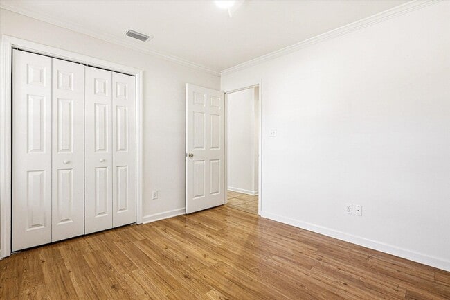 Building Photo - 335 Dreadnaught Ct