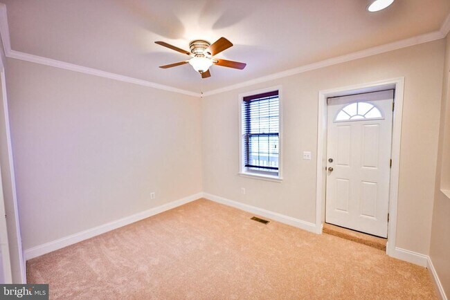 Building Photo - 263 S Ellwood Ave