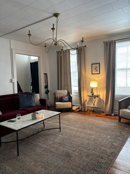 Building Photo - 552 Columbia St