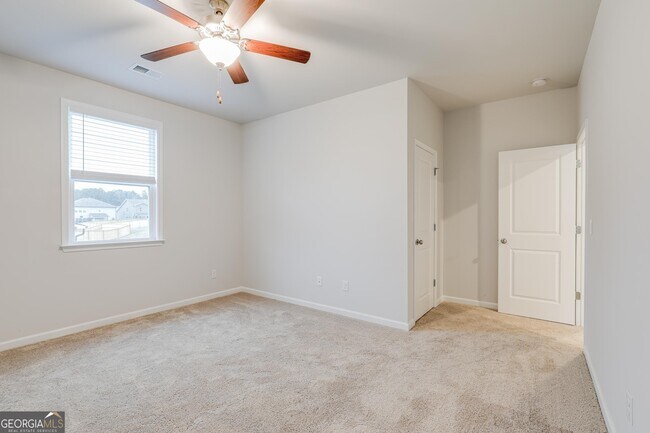 Building Photo - 376 Caledonia Ct