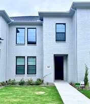 Building Photo - 609 Friendswood Dr