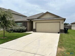 Building Photo - 724 Stonemanor