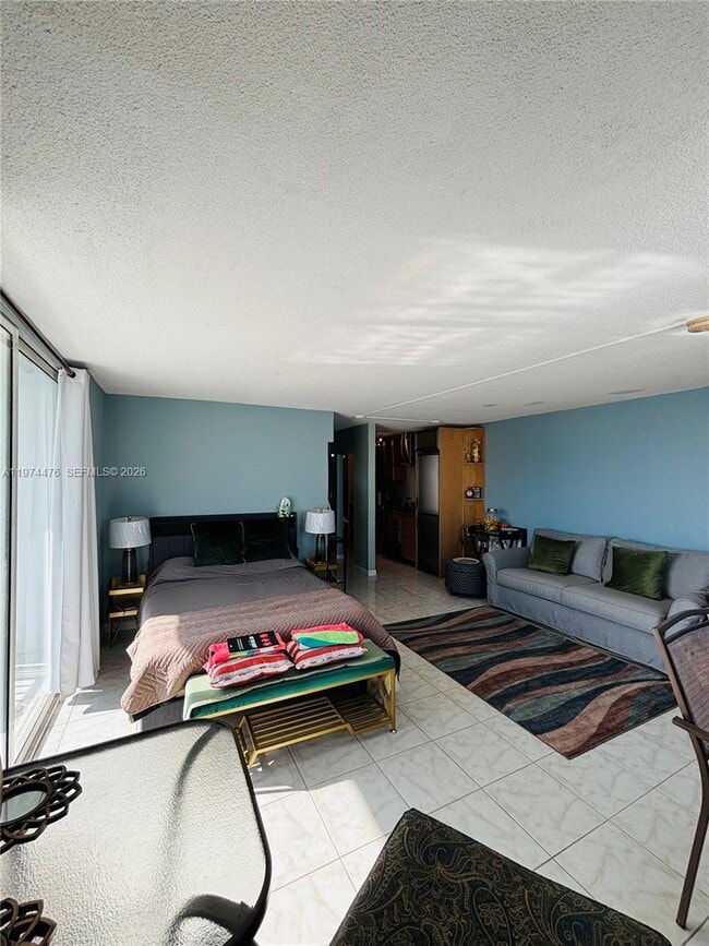 Building Photo - 1255 Collins Ave