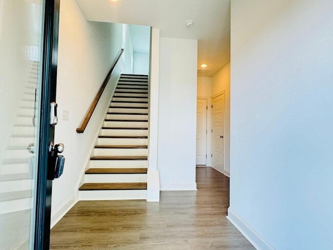 Building Photo - 511 Richland Crst Ln