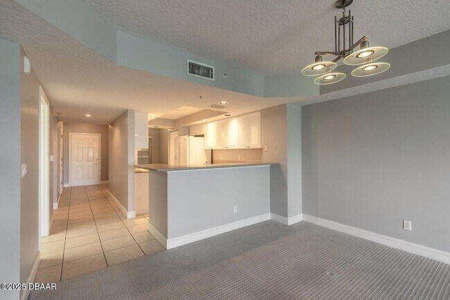 Building Photo - 4650 Links Village Dr