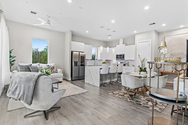 Building Photo - 851 Prosper St