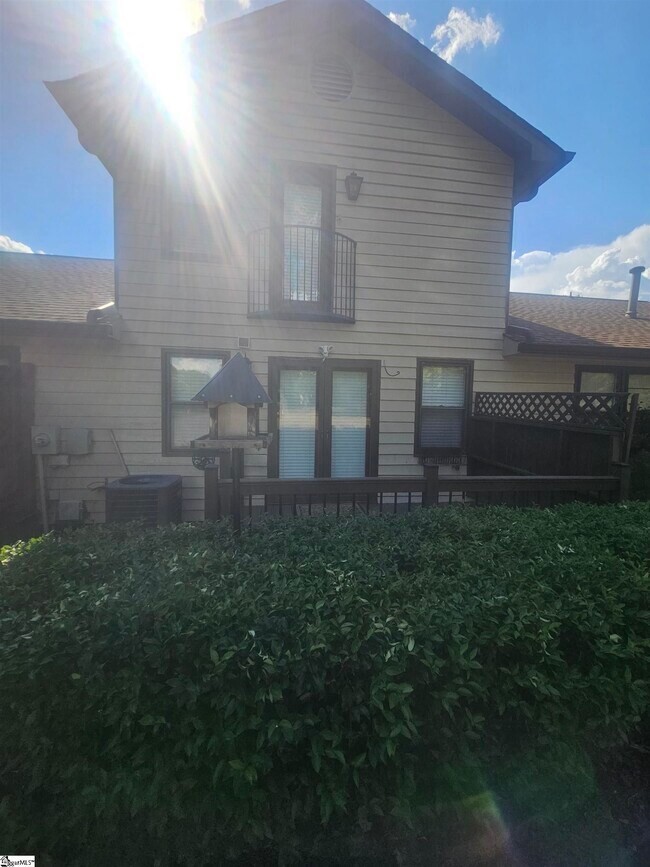 Building Photo - 103 Sunningdale Ct