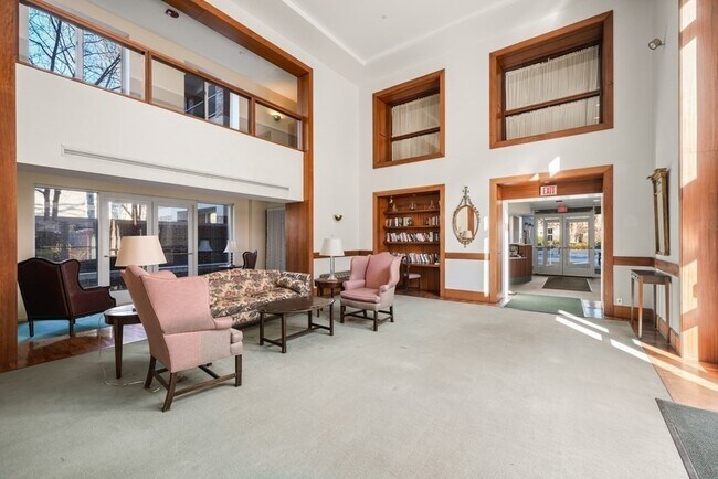 Building Photo - 130 Mt Auburn St