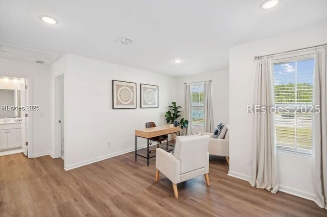 Building Photo - 105 Mainland Lakes Dr