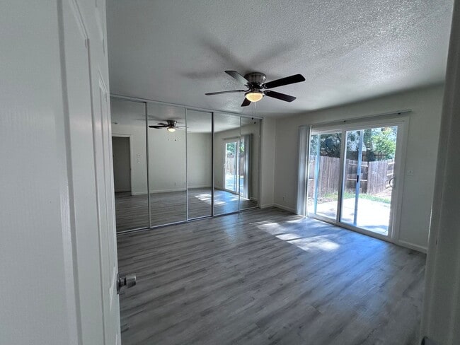 Building Photo - 6962-6964 Crux Drive