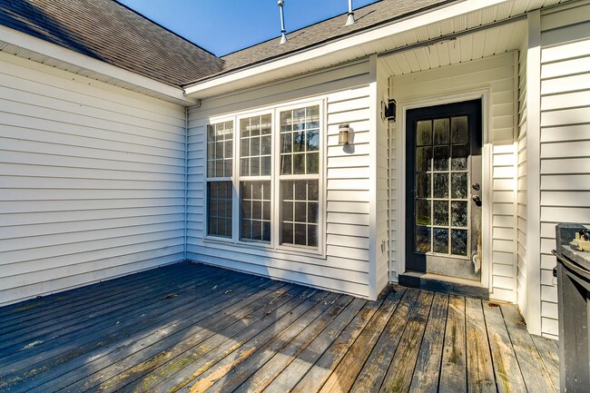 Building Photo - 402 Plantation Pointe Dr